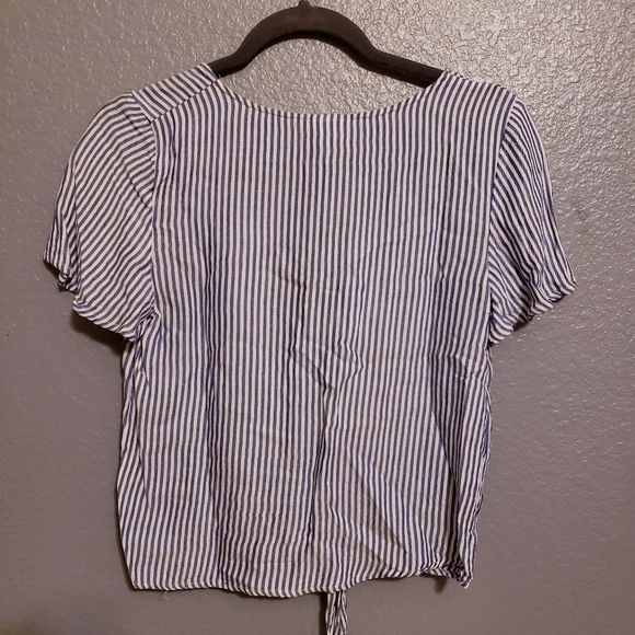 Mossimo Blue and White Striped Top - Picture 3 of 4